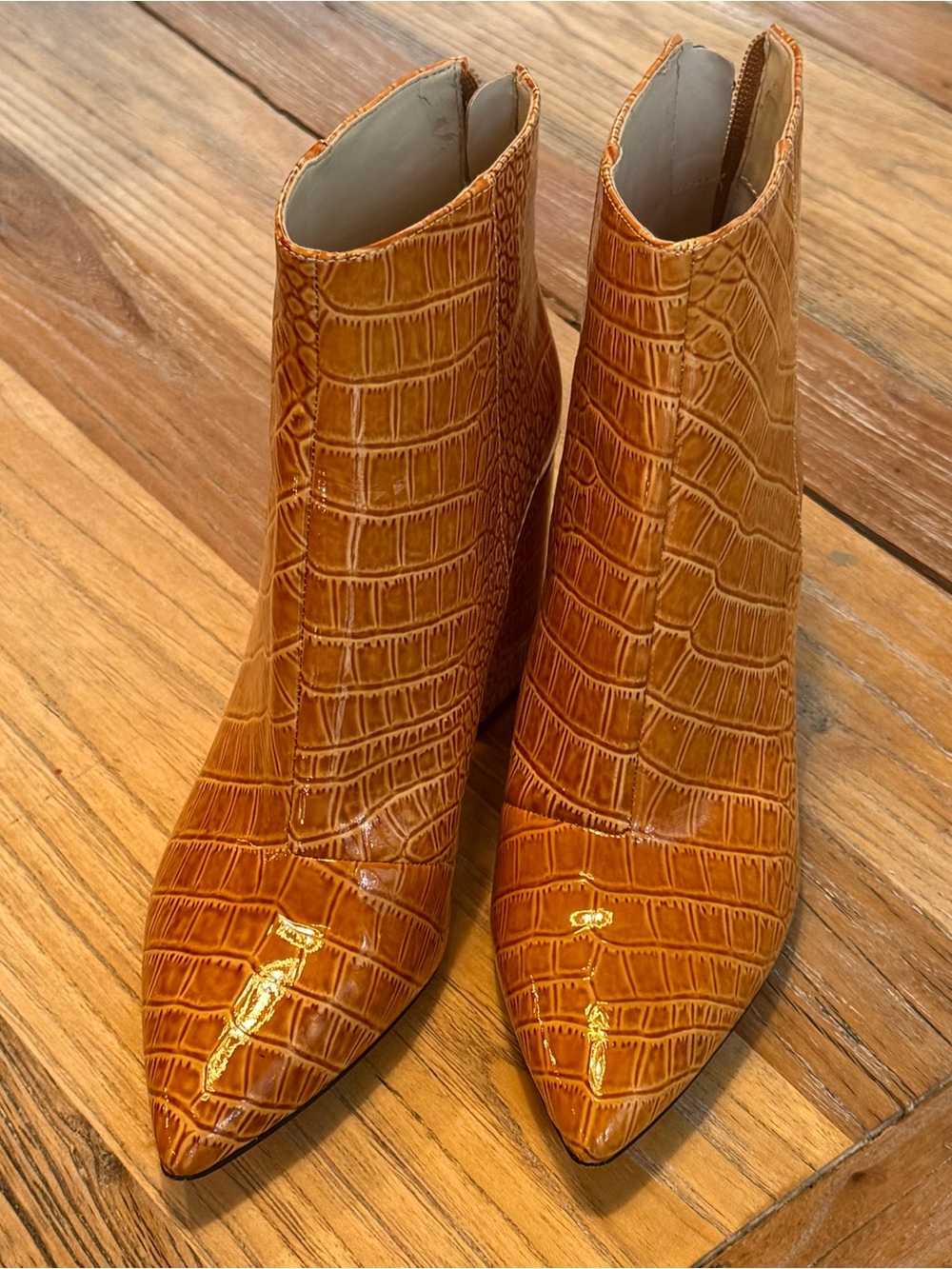 Vince Camuto Croc Embossed Ankle Boots Size 9 | Cognac| Like New - Picture 3 of 4
